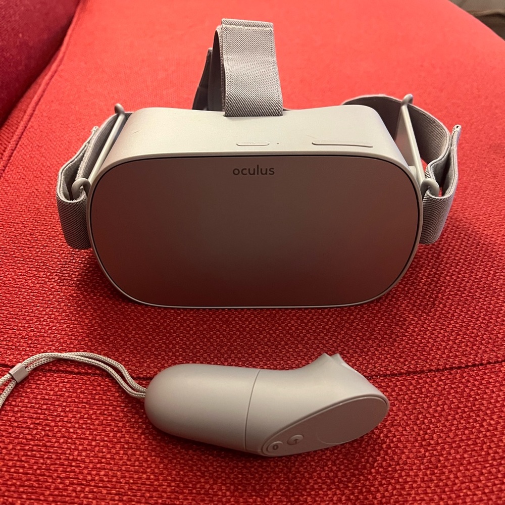 Oculus Gray VR Headset Go